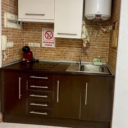 Studio Flat 150M Away From Beach Torrevieja Esterno foto