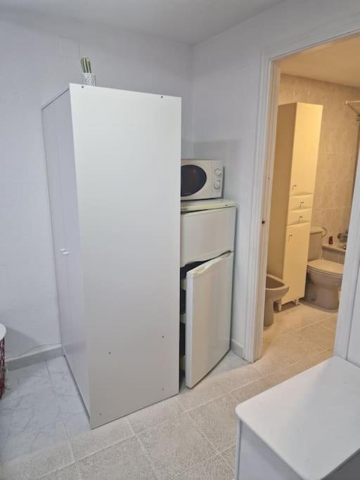 Studio Flat 150M Away From Beach Torrevieja Esterno foto
