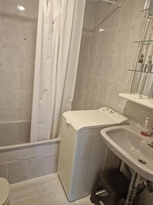 Studio Flat 150M Away From Beach Torrevieja Esterno foto